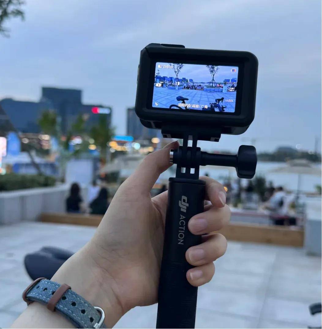 人靠“租”爆改十一假期冰球突破网站抠门的年轻(图2)